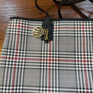 Tommy Hilfiger Navy Interior Handbag with Red Trim